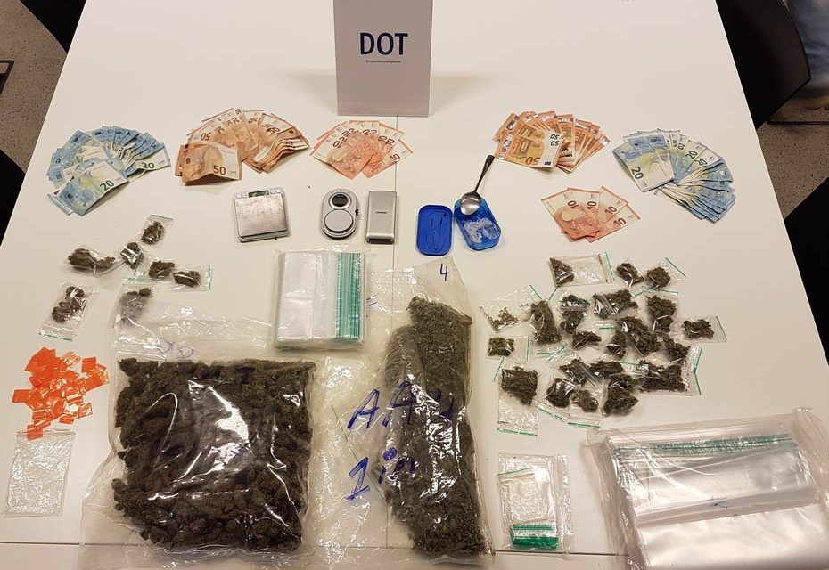 Politie vat dealer en neemt 1 kilo cannabis in beslag