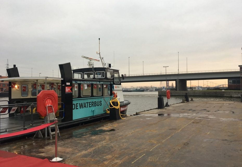 Met de bus over het water naar Antwerpen
