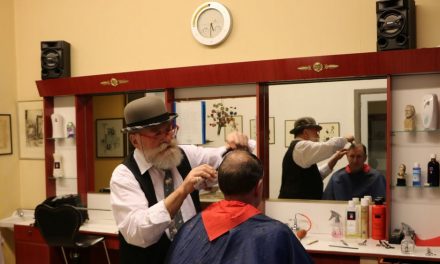 De oudste kapper van Deurne is overleden