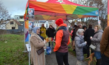 PVDA Deurne en bewoners Ten Eekhovelei houden winterdrink