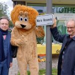 Stadsburgemeester De Wever en districtsburgemeester Sekeris huldigen plantsoen in Borgerhout in